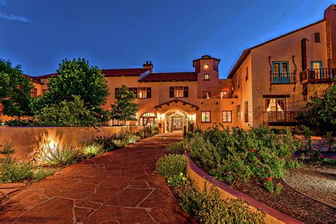 La posada hotel winslow az - May 7, 2022 · In the 1920s, renowned hotelier and restaurateur Fred Harvey decided to build a major hotel in the center of northern Arizona. “La Posada”—the Resting Place—was to be the finest in the Southwest. He chose Winslow, Arizona because at it was (and still is) the Arizona headquarters for the Santa Fe Railway. To ensure the hotel was ... 
